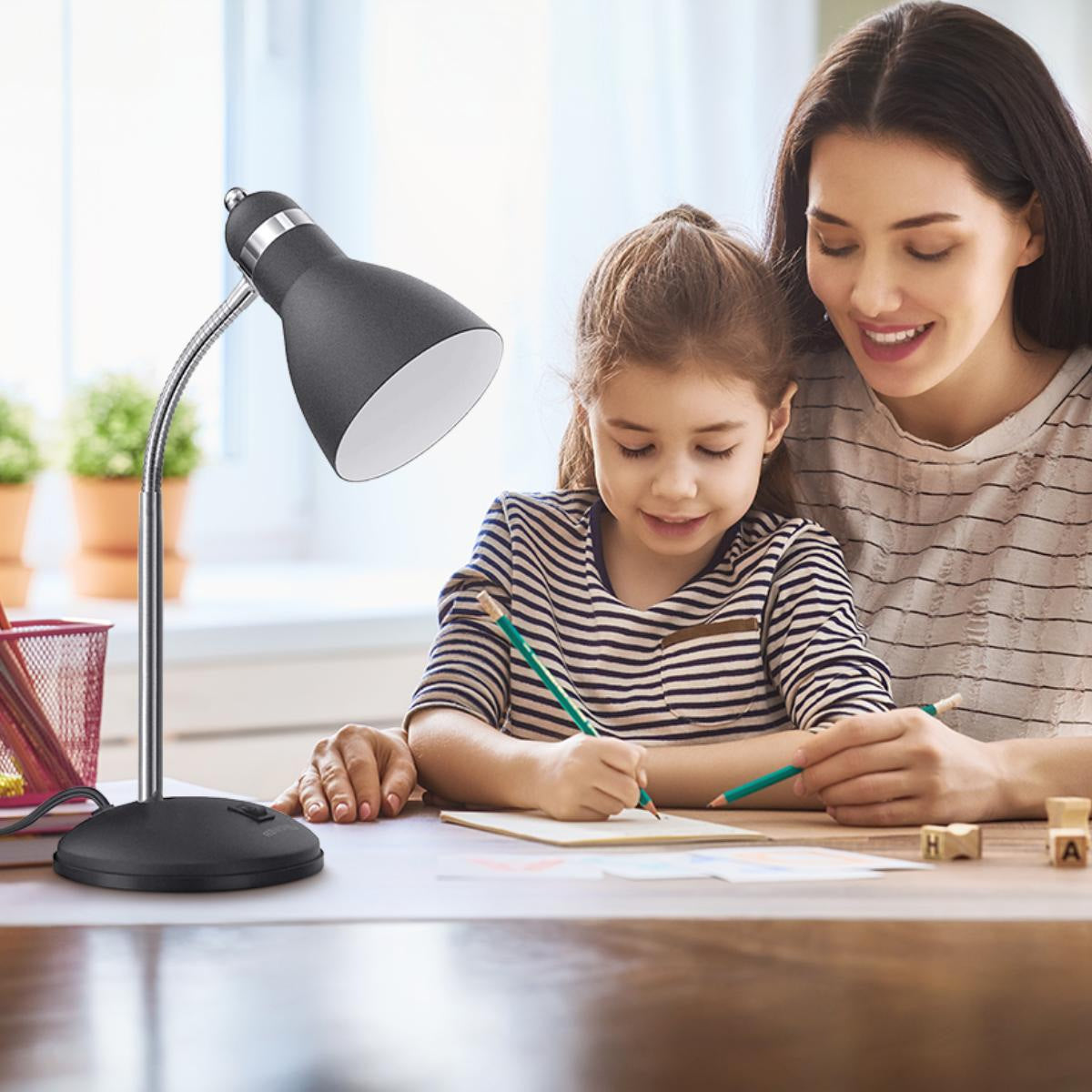 desk-lamp-for-reading-and-living-room